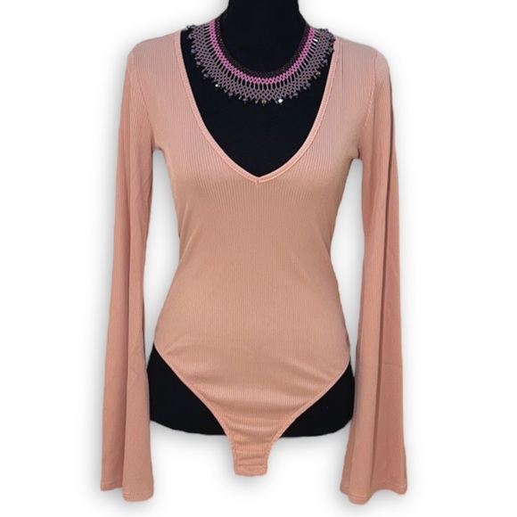 Free People Intimately Charli Pink Bell Sleeve V-Neck Thong Bodysuit - NEW - Picture 3 of 8